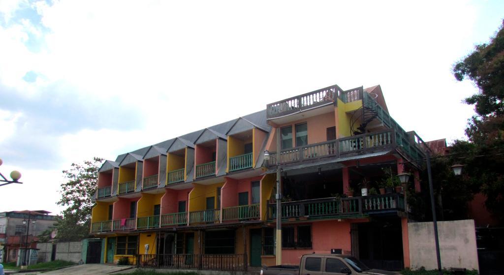 Hotel Mirador Del Lago Flores Extérieur photo
